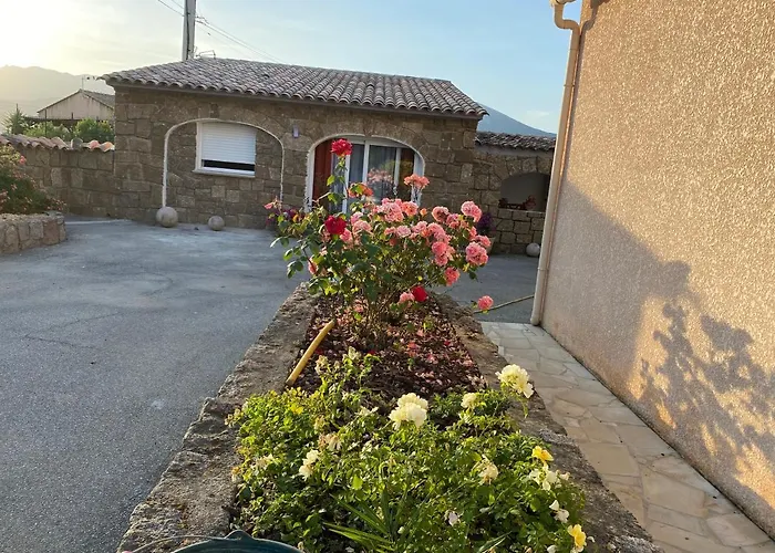Petite Maison En Pierre